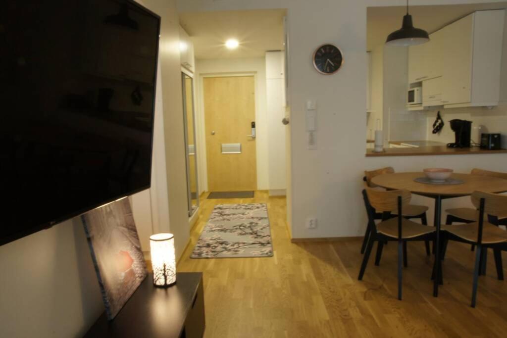 Keskustan Kaksio 45 M2 Autopaikalla, Rautatienkatu 19, 9 Krs Oulu Exterior foto