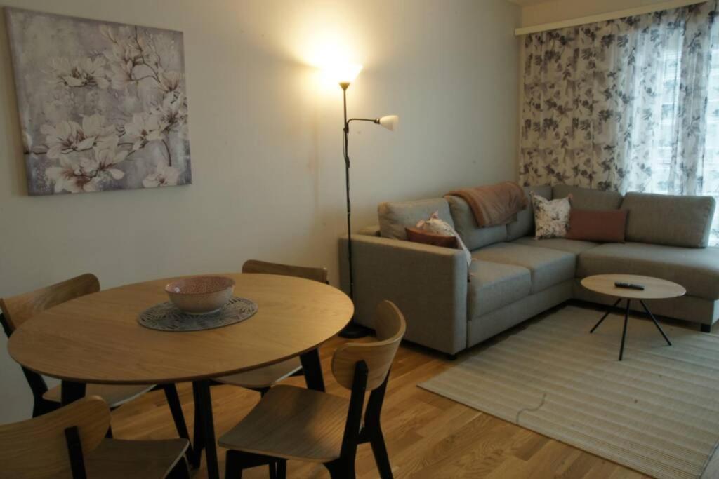 Keskustan Kaksio 45 M2 Autopaikalla, Rautatienkatu 19, 9 Krs Oulu Exterior foto