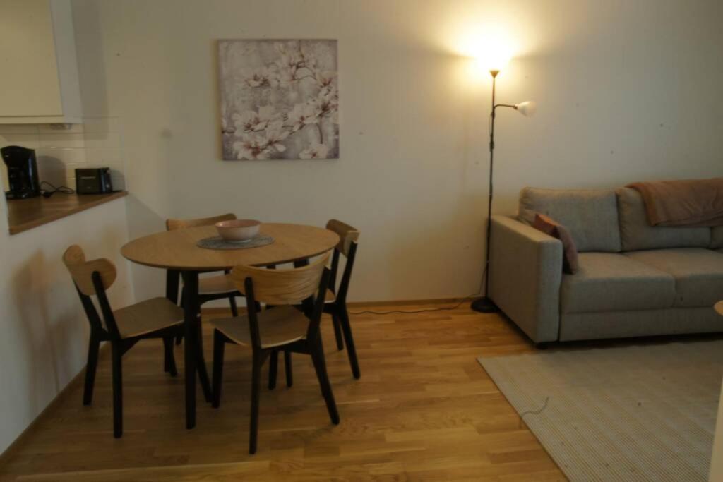 Keskustan Kaksio 45 M2 Autopaikalla, Rautatienkatu 19, 9 Krs Oulu Exterior foto